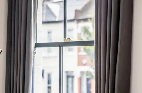 Single-Sash-Window-with-vertical-bar-683x1024