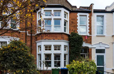 White-Wooden-Sash-Windows-Bay-with-Casement-Fanlight-Dundonald-Road-Kensal-Rise-London-1024x683