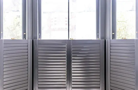 Wooden-Plantation-shutters-for-bay-window-1024x683