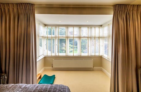 master-bedroom-timber-bay-window-Ernle-Road-Wimbledon-1024x683