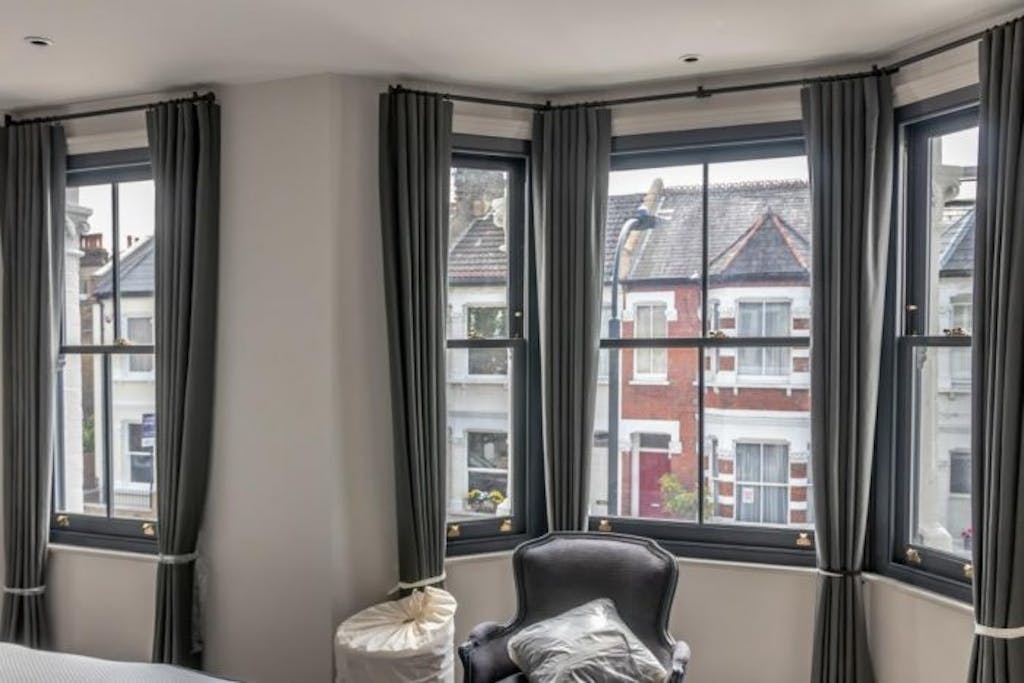 Sash-Window-Bay-and-Single-Sash-Window-1024x683-1-700x467